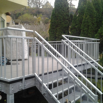 Balkon mit fünfeckigen Grundriß