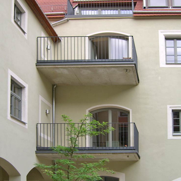 Balkongeländer am Altbau