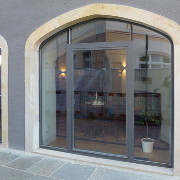 Türen und Fenster