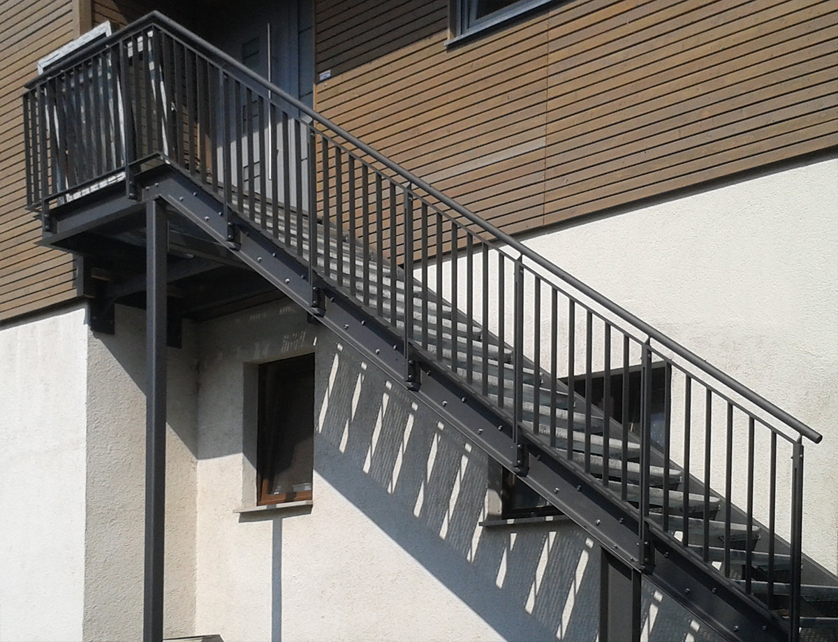 Hochwertige Treppen und Geländer für innen und außen - Bau- und