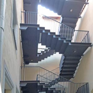 Treppen aus Stahl verzinkt und Edelstahl